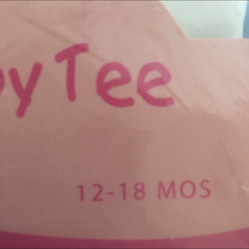 NEW! Valentine’s Day Baby Tee Hugs Kisses - Picture 4 of 5